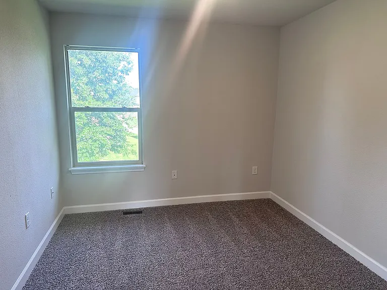 1431 NE Mary Ct — Photo 15