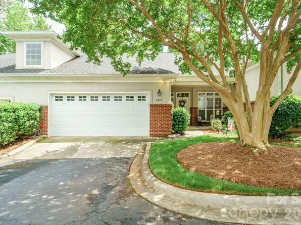 8829 Legacy Lake Ln, Charlotte, NC 28269