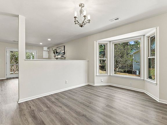 3rd image of 5413 Sharpe Dr