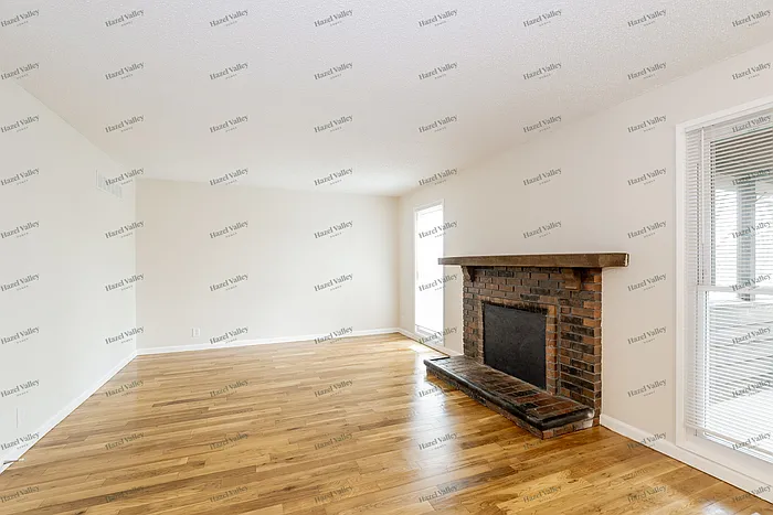2944 Spring Water Dr — Photo 4