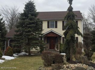 2326 Doe Dr, Long Pond, PA 18334