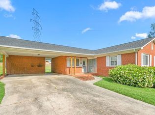 415 Crestview Dr, Thomasville, NC 27360