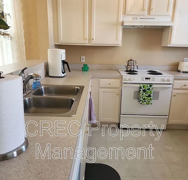 105 Barberry St — Photo 9