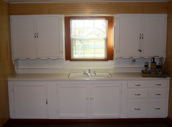 2nd image of 628 Hughes St