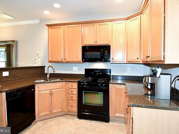 4th image of 14472 Village High St #149