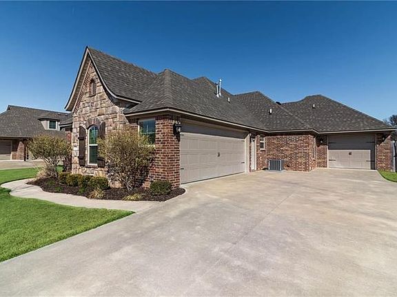 2nd image of 386 N Powderhorn Dr