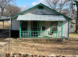 912 Vivian St, Mena, AR 71953