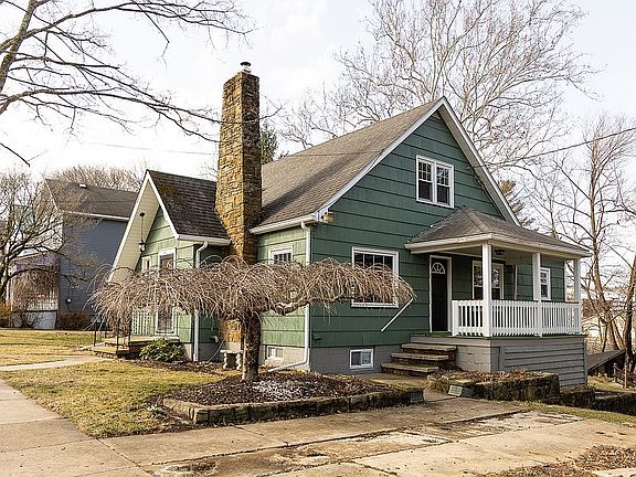 4th image of 122 W Bloss St
