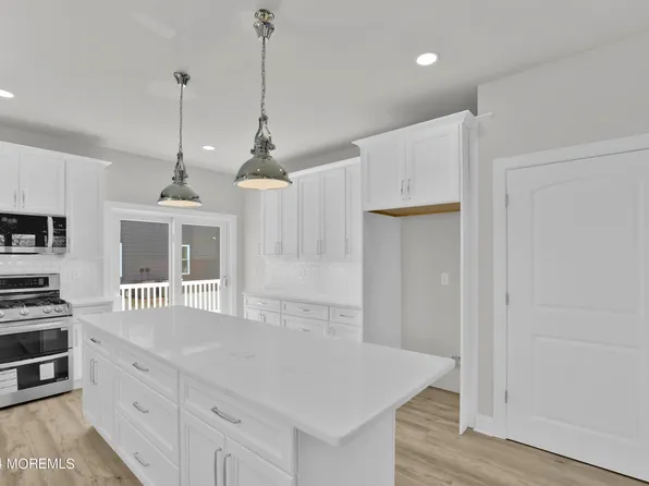 802 Florence Avenue, Union Beach, NJ 07735