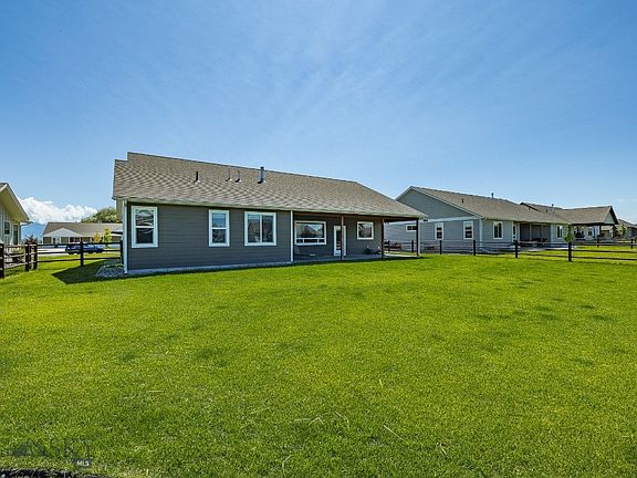 5th image of 441 NW Passage Ln