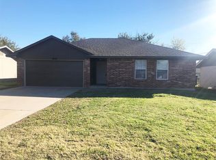 2008 Astoria Dr, Moore, OK 73160