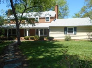 810 Parkwood Cir, High Point, NC 27262