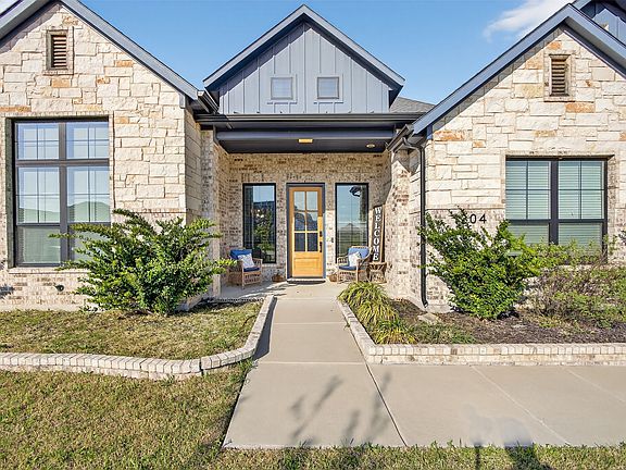 2nd image of 1204 Jungle Dr