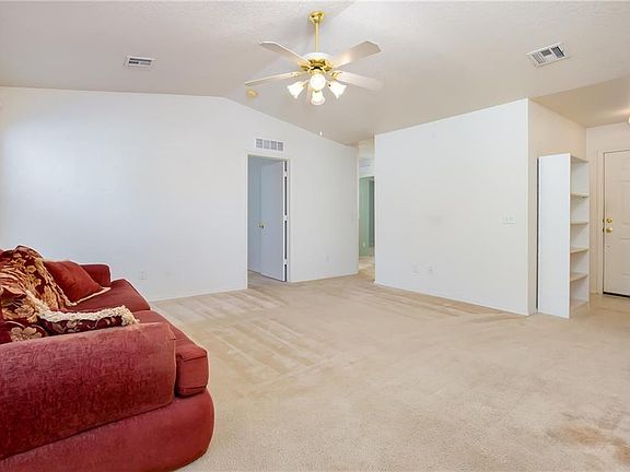 5th image of 2509 Dayflower Ln