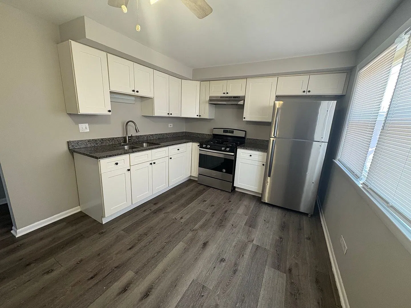1 Bedroom/1 Bathroom, $1,250.00 /Month, Heat, Trash And Water Included — Photo 1