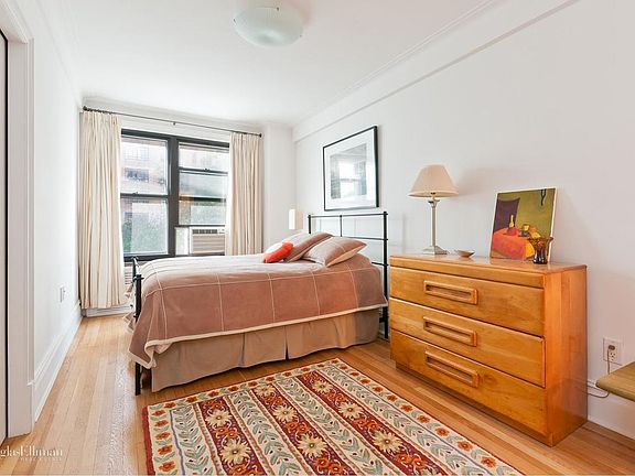 4th image of 7 Park Ave APT 31