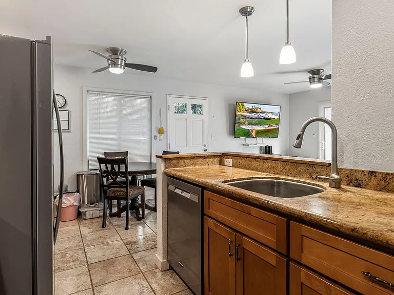140 Uwapo Rd #21-104 — Photo 9