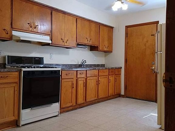 2nd image of 1215-17 Burton St #1215