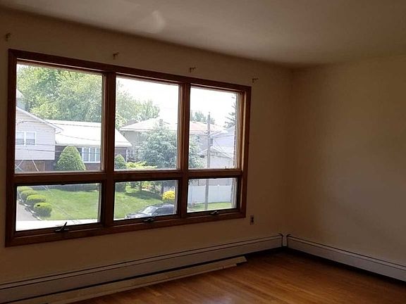 5th image of 2453 Rossett St Floor 2
