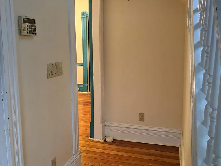 2121 E Cherry St — Photo 12