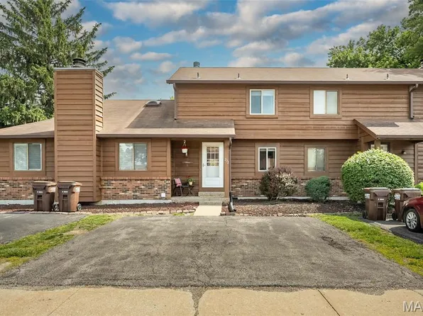 272 Cedar Grove Dr #B, Saint Charles, MO 63304