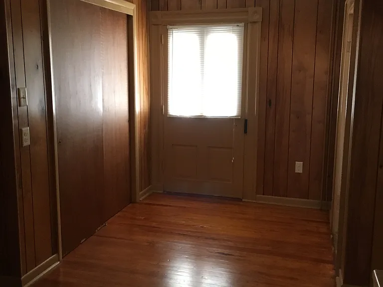Small room from the other side