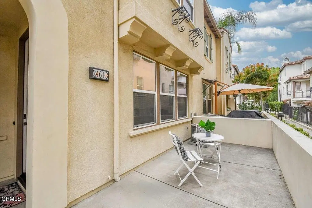 2 bed, 2.5 bath, 1368 sqft, $3,600 — Photo 4