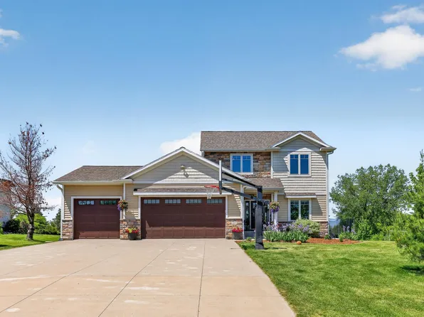 217 Skyline Dr, Wabasha, MN 55981
