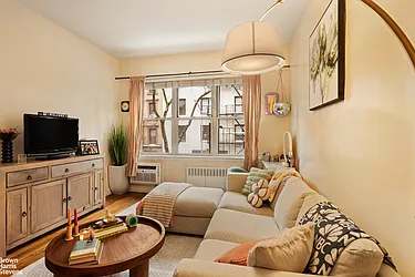 321 East 89th Street