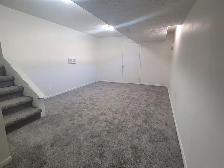 4874 Robin Dr — Photo 8