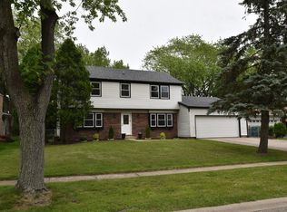 530 Burnt Ember Ln, Buffalo Grove, IL