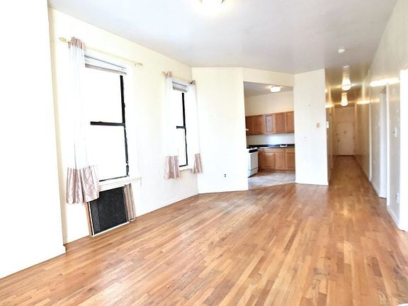 2nd image of 140 W 113th St #B5