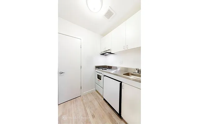 Sold by Douglas Elliman | media 6