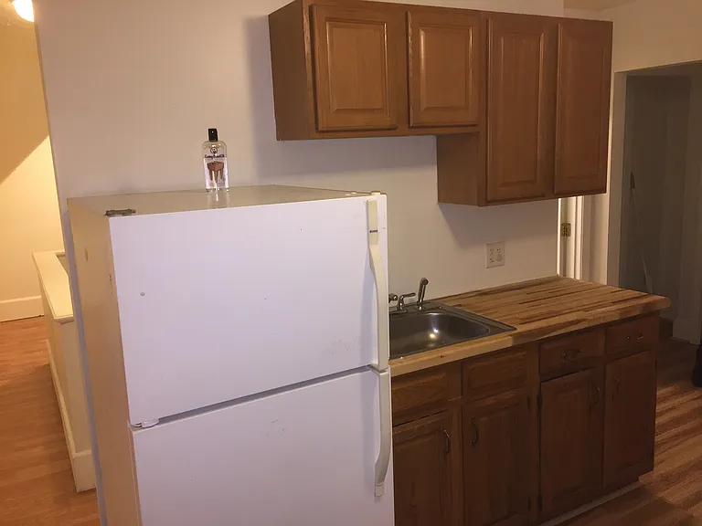 4 Davis St #2 — Photo 1