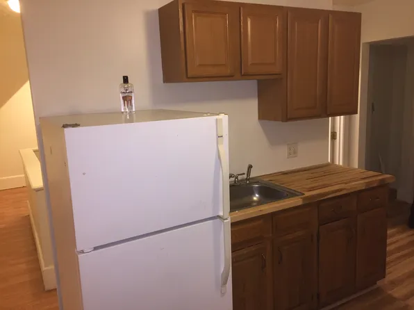 4 Davis St #2, Haverhill, MA 01832