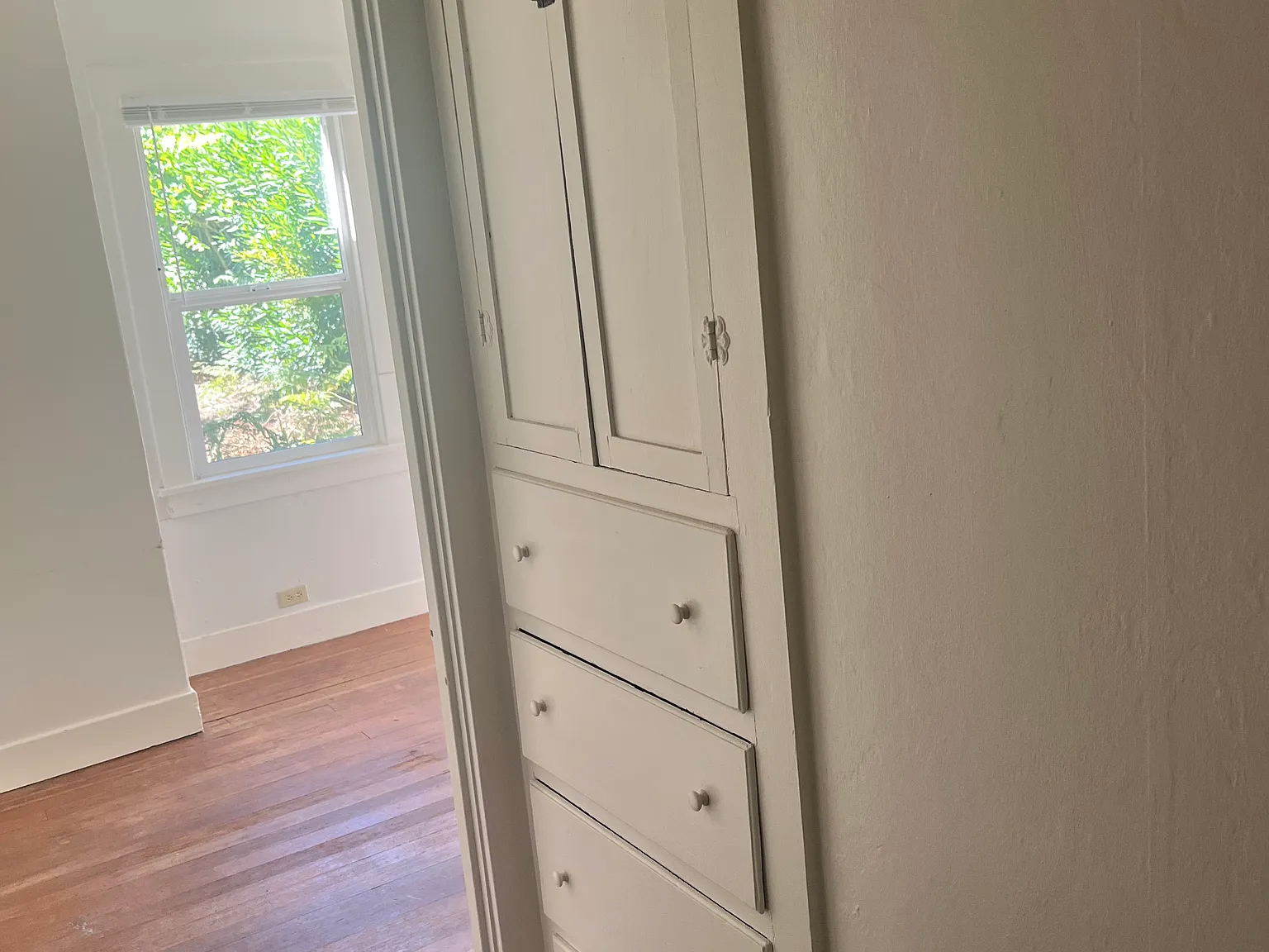 2 bed, 976 sqft, $2,700 — Photo 4