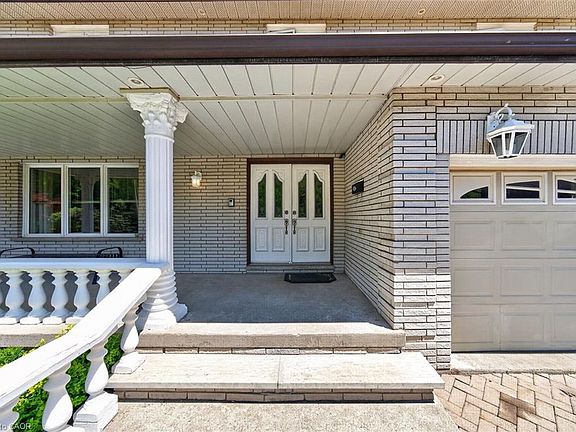 5th image of 10 Skye Ct