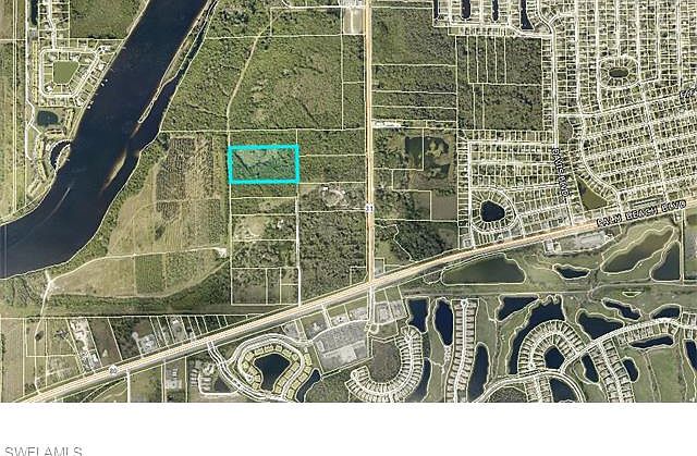 2nd image of 2580 Wildwood Ln