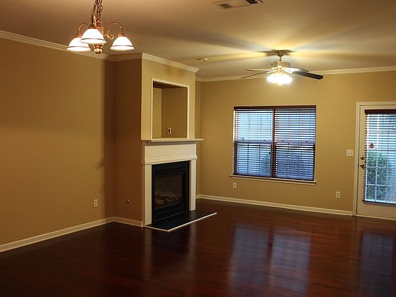 1887 South Hampton Lane