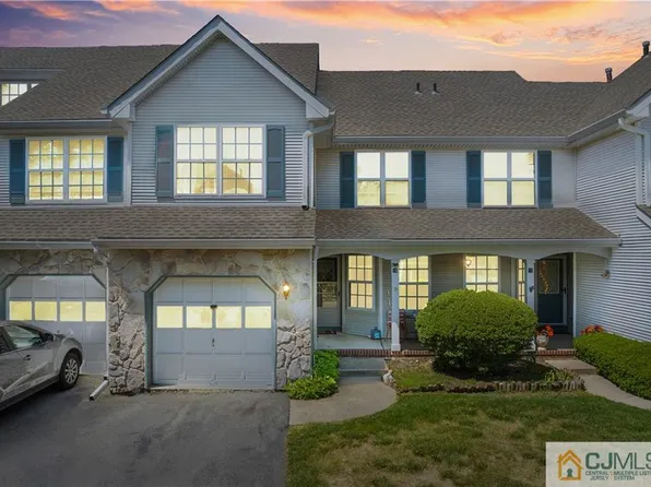 16 Jill Ct S, Monmouth Junction, NJ 08852