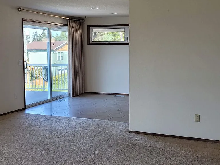 1701 E 4th St — Photo 19