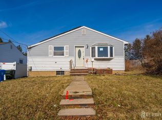 39 S Church St, Hopelawn, NJ 08861