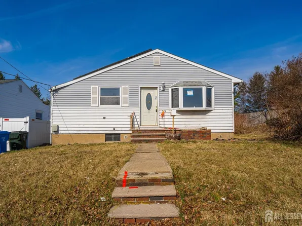 39 S Church St, Hopelawn, NJ 08861