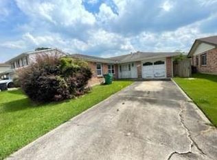 312 Brookmeade Dr, Gretna, LA 70056