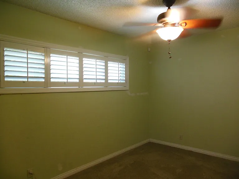 447 Melham Ave — Photo 17