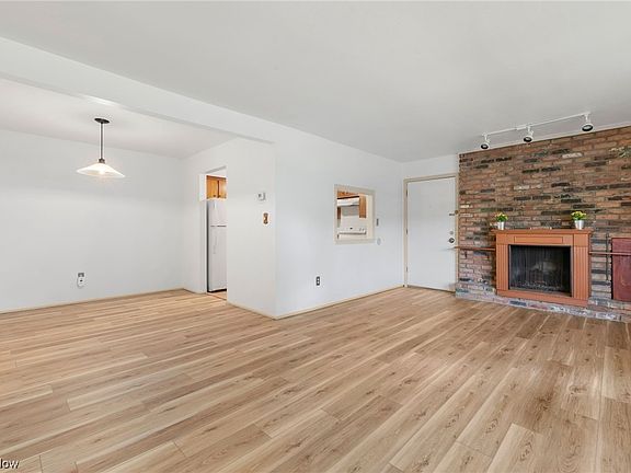 5th image of 2900 Pease Dr APT 216