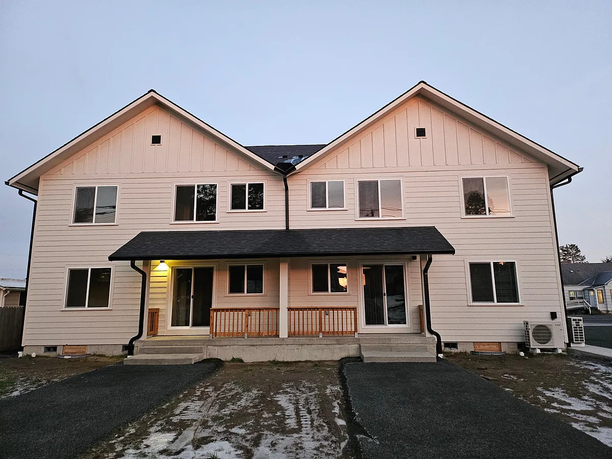 Building Photo - 1803 Pacific Ave N #1