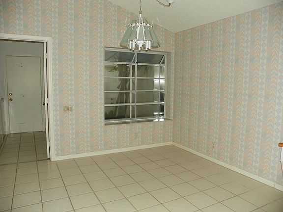5th image of 6076 Bay Isles Dr