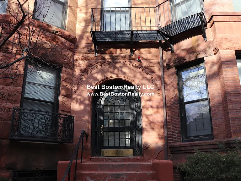 47 Bay State Rd #2R — Photo 1