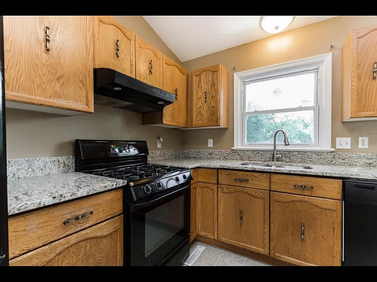 1214 Dewberry Dr — Photo 33